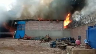 Yüreğir’de çiftlik deposunda yangın çıktı