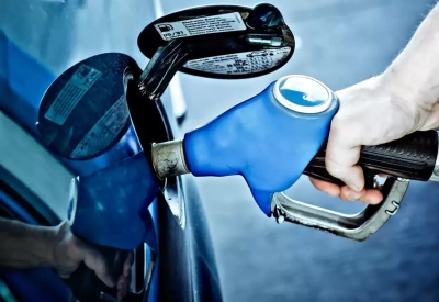 Cuma gününden itibaren benzine bir zam daha geliyor