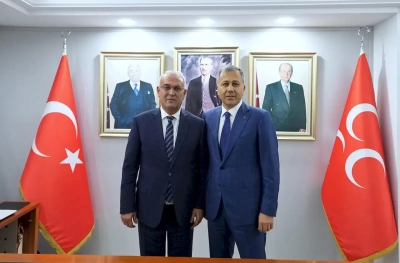 Adana’da Cumhur İttifakı uyumu! Bakan Yerlikaya’dan MHP’ye ziyaret…