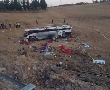 Balıkesir'de yolcu otobüsü devrildi: 14 ölü
