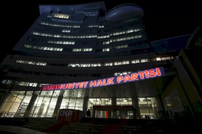 CHP’de Parti Meclisi Toplantısı sabah 7’ye ertelendi