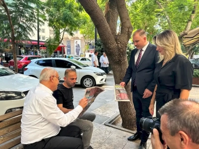 Türkgün Gazetesi’nin 5. Yılı vesilesiyle başkanlar gazete dağıttı