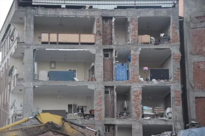 Depremlerde yıkılan binalarla ilgili 160 kişi tutuklandı