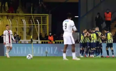 Fenerbahçe Beşiktaş derbisinde her şey var kazanan yok!