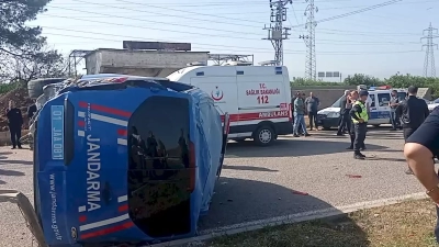 Kozan - Adana yolunda trafik kazası: Şehitlerimiz var