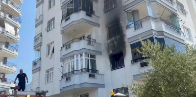 Kozan’da çıkan apartman yangını korkuttu