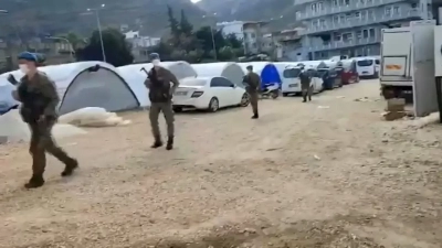 Mehmetçik, deprem bölgesinde asayiş nöbetlerini sürdürüyor