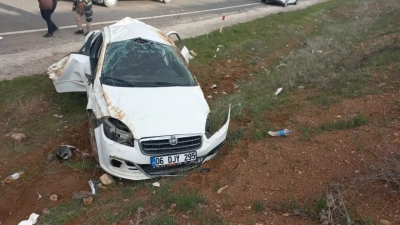 Adıyaman’da otomobil şarampole yuvarlandı: 6 yaralı