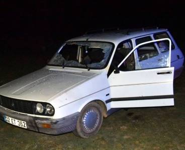 Tatrtıştığı husumetlilerini av tüfeğiyle vurdu