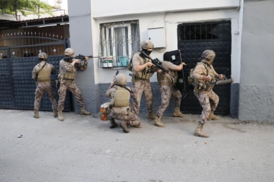 Devriye gezen polislere silahlı saldırı