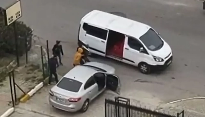 Gündüz Vakti Arabanın Yolunu Kesip Adam Kaçırdılar