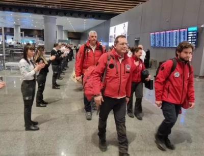 Yunan arama kurtarma ekibi alkışlarla uğurlandı