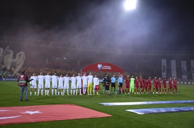 Ermeni taraftarlar, İstiklal Marşı’mızı ıslıkladı