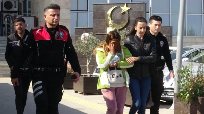 Şiddet uygulayan kocasını bıçakladı