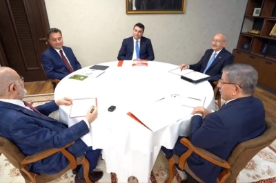 4 parti CHP listesinden seçime girecek