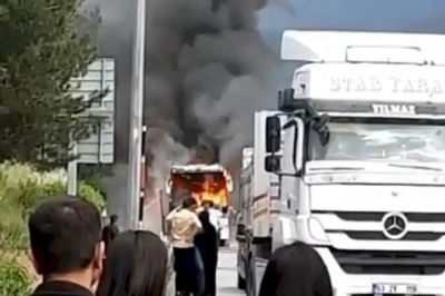 Seyir halindeki otobüste yangın çıktı