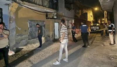 Balkona Çağırıp Başından Vurdu!