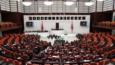 Sözleşmeli memura kadro teklifi, komisyondan geçti