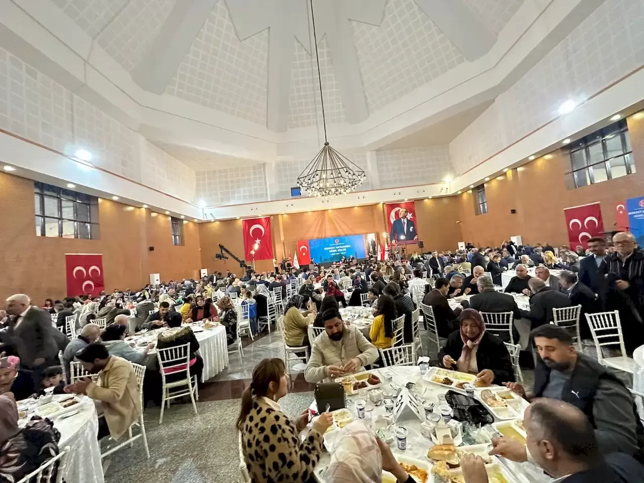 MHP-Depremzedelerle-iftar.webp