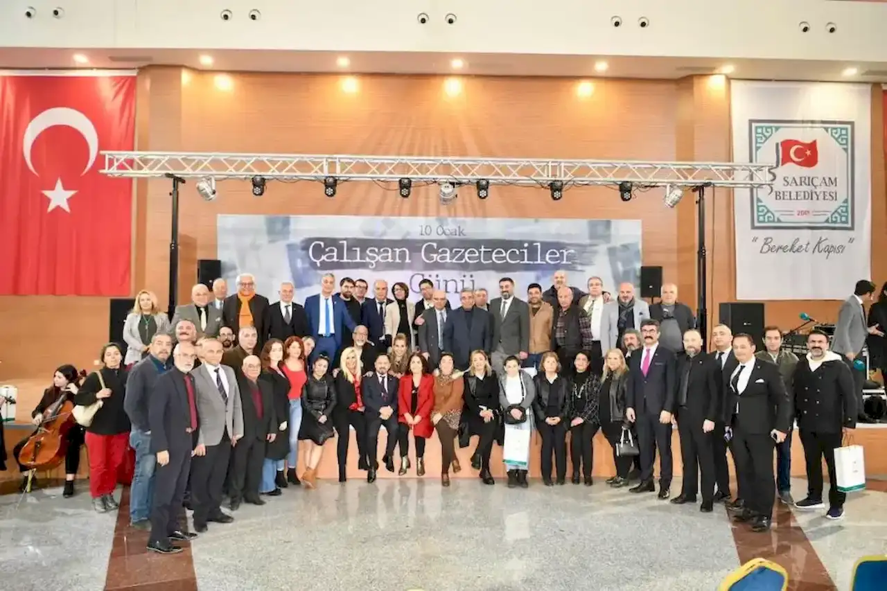 Saricam-Belediyesi-Gazeteciler-Gunu-Yemegi.webp