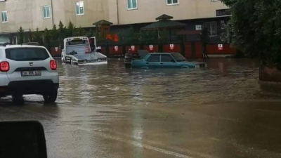 Yağmur yağınca Adana yine göle döndü