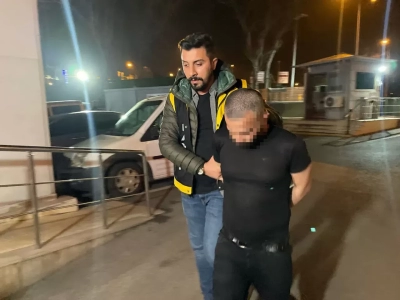 2 arkadaşını ve köpeği öldürdü, cesedi taşırken yakalandı