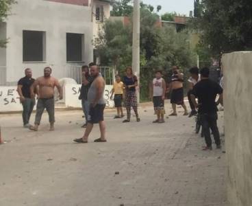 Sarıçam'da "Conolar" mahalleyi birbirine kattı