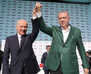 Devlet Bahçeli'den Cumhurbaşkanı Erdoğan'a yıl dönümü fidanı