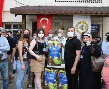 Yüreğir Belediyesi'nden can dostlara mama desteği