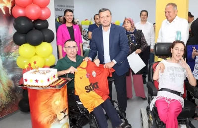 Başkan Kocaispir’den bedensel engelli Levent’e doğum günü sürprizi