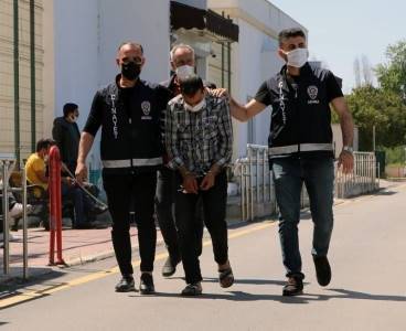 Babası ve ağabeyini 'uyuşturucu' yüzünden öldürdü