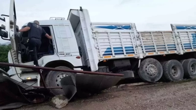 Kozan’da kamyon şoförü direksiyon başında ölü bulundu