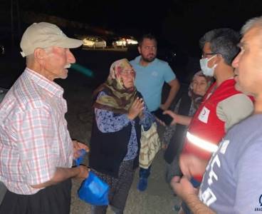 Kozan'daki orman yangınlarında 5 köy boşaltıldı