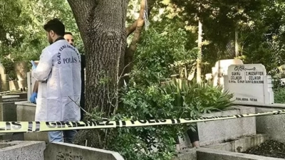 Vahşi cinayet! Mezarlıkta tartıştığı kişiyi kazmayla öldürdü