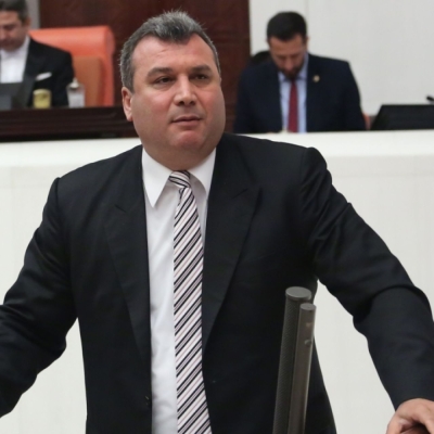 Görevden alınan Yumurtalık Belediye Başkanı Türkeş Filik’in görevden alınma kararı durduruldu