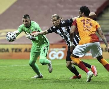 Süper Lig'de şampiyonluk düğümü bu akşam çözülecek mi?