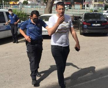 Seyhan İlçesi'nde öğretmen, komşusunu 'yan baktığı' için vurdu