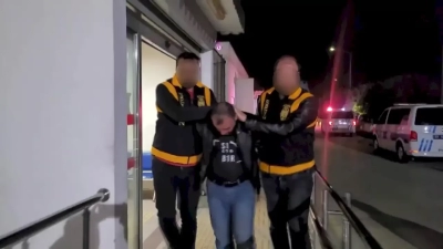 Sarıçam’da kadın kılığında kuyumcu soygunu girişimi