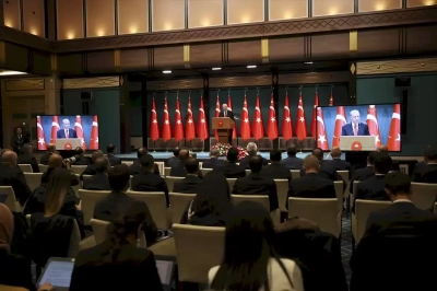 Cumhurbaşkanı Erdoğan'dan sözleşmeli memura kadro müjdesi