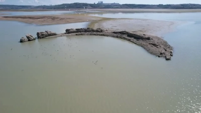 Suların çekilmesiyle Augusta Antik Kenti definecilerin saldırısına uğruyor