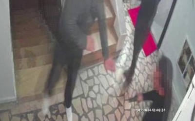 Evinin önünde silahlı saldırıya uğradı