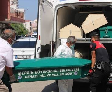 Tartıştığı eşini bıçaklayarak öldürdü