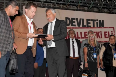 Adana’da görev yapan 830 muhtara bilgisayar verildi