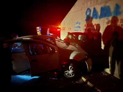 Kozan’da cenazeye giden aile kaza yaptı: 3 yaralı