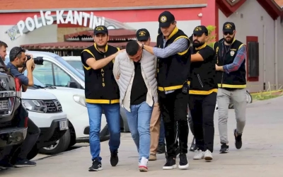 Para ve cep telefonu gasp eden 3 kişi tutuklandı