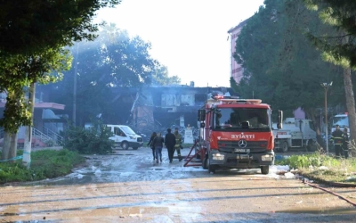 Eski devlet hastanesinde çıkan yangında 20 saat geride kaldı