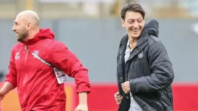 Mesut Özil, kupa maçıyla sahalara döndü