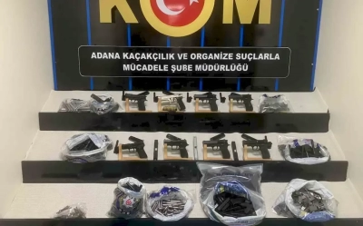 Yüreğir’de tabanca üretimi yapılan iki eve operasyon