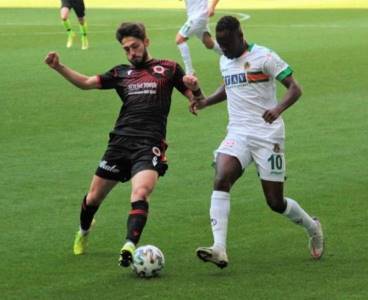 Lider Alanyaspor ilk kez mağlup oldu
