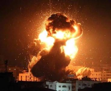 İsrail uçakları Gazze'ye hava saldırısı düzenledi